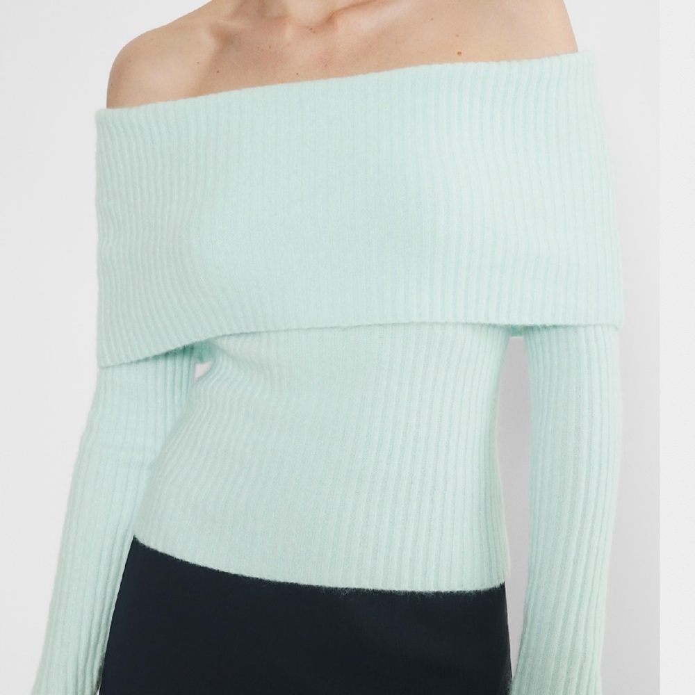 Aritzia Mint Off-Shoulder Women's Sweater Knit